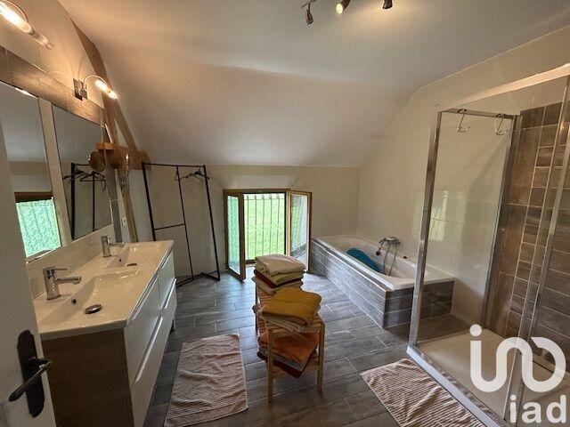 Maison - 206 m² - 5 pièces