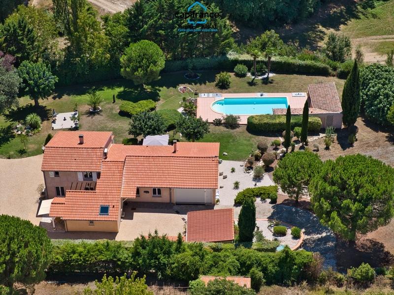 Propriété - 170 m² - 6 pièces