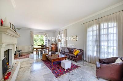 Propriété - 180 m² - 6 pièces