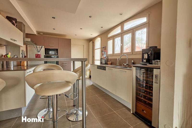 Maison - 203 m² - 7 pièces