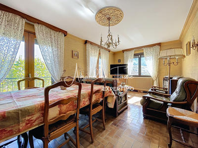 Maison - 93 m² - 5 pièces