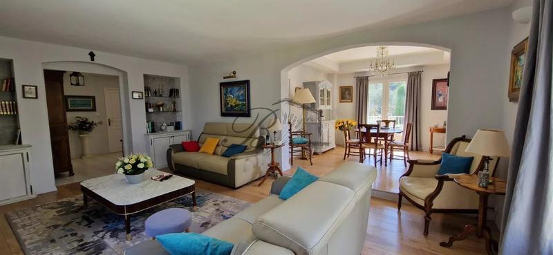 Villa - 225 m² - 7 pièces