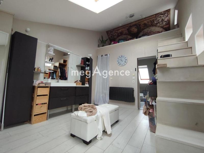 Maison - 203 m² - 10 pièces