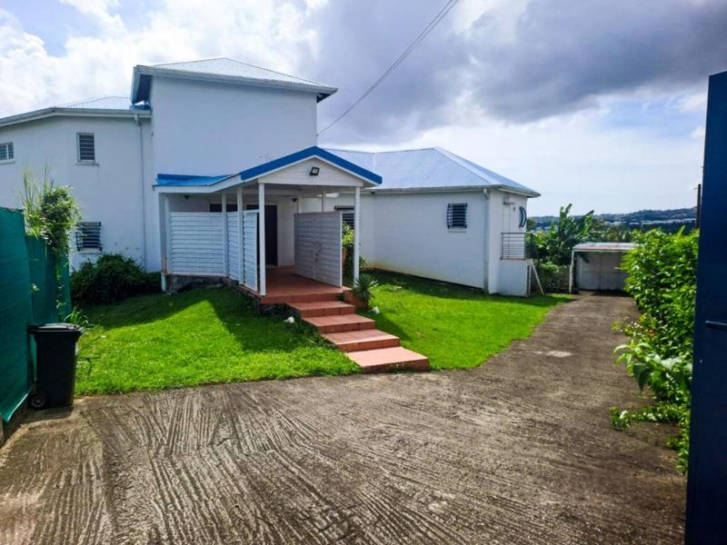 Maison - 200 m² - 6 pièces