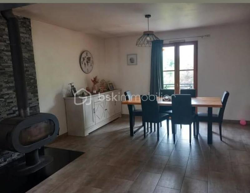 Maison traditionnelle - 107 m² - 5 pièces