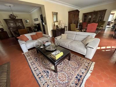 Propriété - 453 m² - 11 pièces