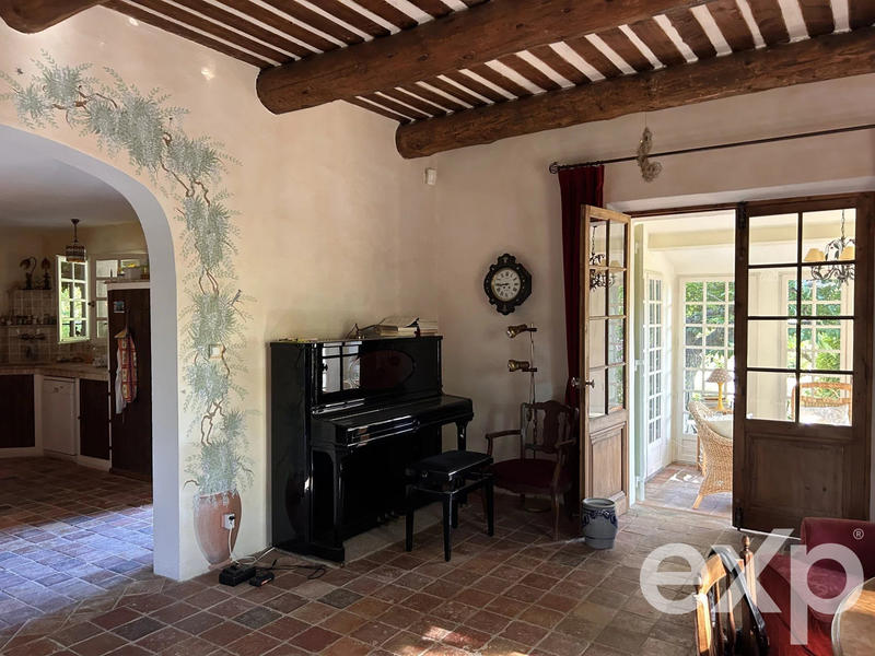 Maison - 195 m² - 6 pièces