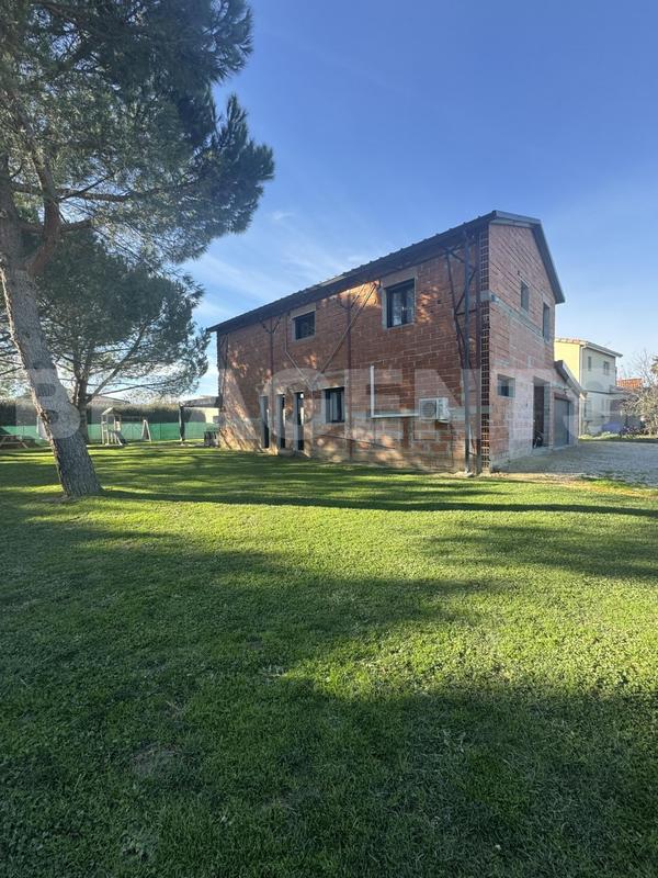 Propriété - 137 m² - 5 pièces