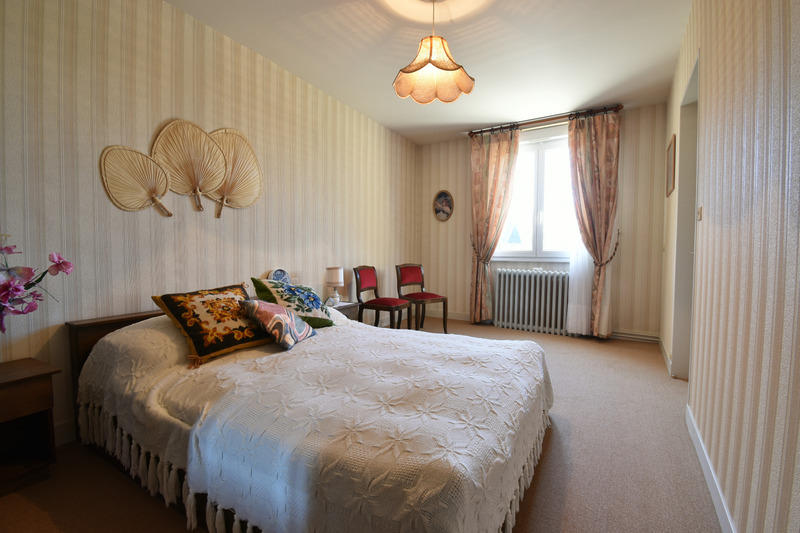 Maison - 350 m² - 12 pièces