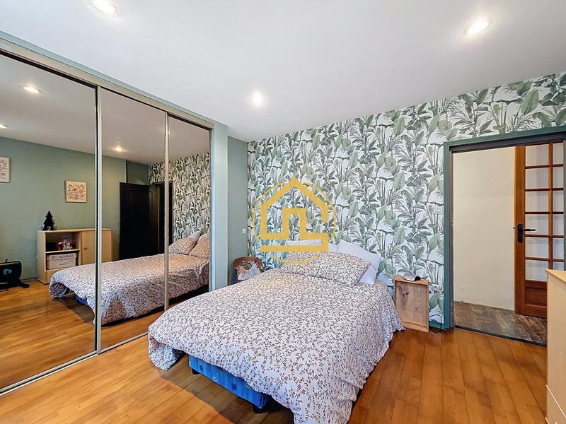 Maison ancienne - 241 m² - 9 pièces