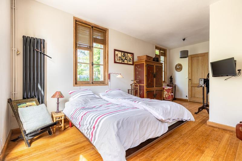 Maison - 260 m² - 7 pièces