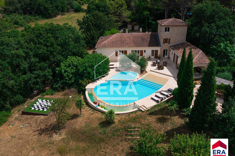 Maison - 175 m² - 8 pièces