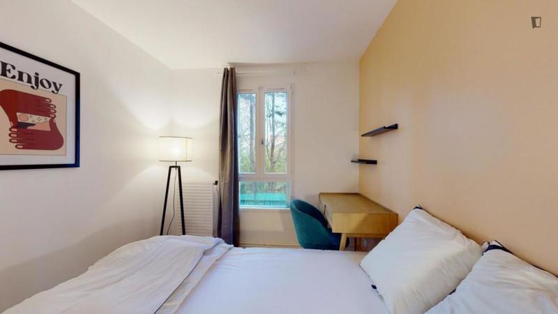 Chambre - 9 m² - 5 pièces