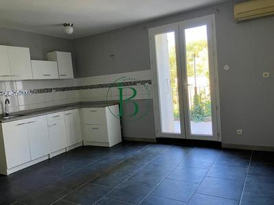 Maison - 203 m² - 7 pièces