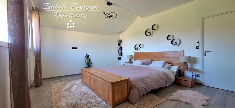 Maison - 280 m² - 11 pièces