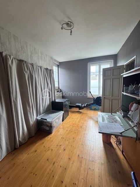 Demeure - 245 m² - 10 pièces