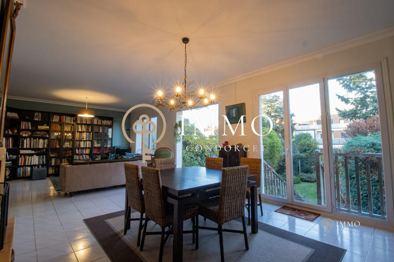 Maison - 196 m² - 8 pièces