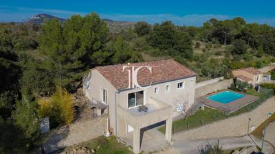 Maison - 143 m² - 5 pièces