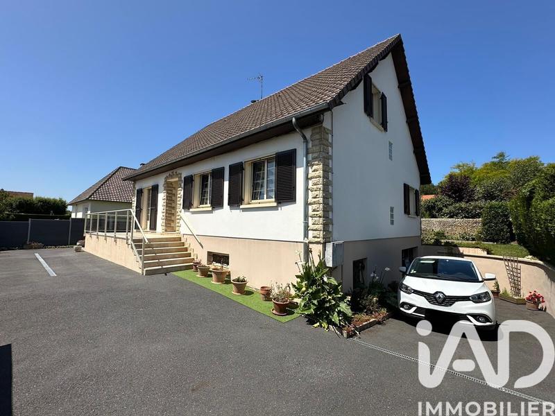 Maison - 185 m² - 8 pièces