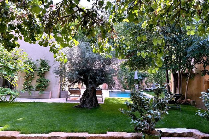 Demeure - 330 m² - 11 pièces