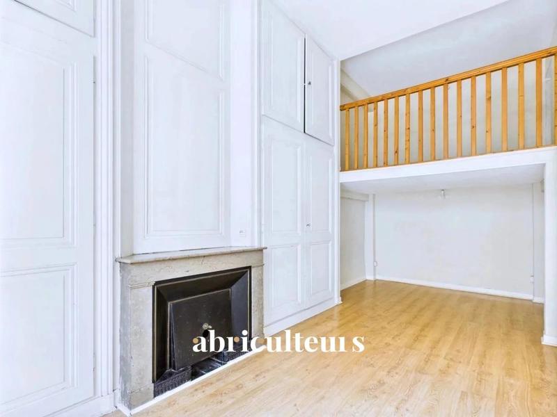 Appartement ancien - 71 m² - 2 pièces