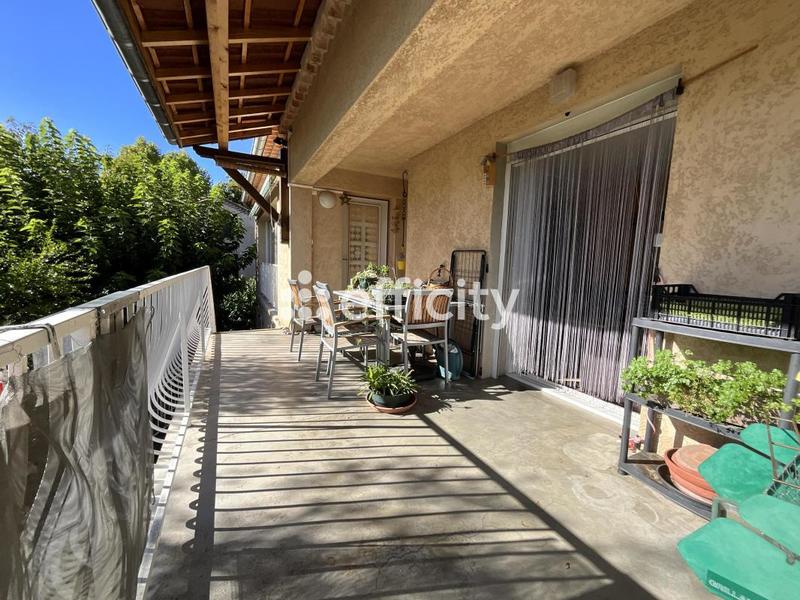 Villa - 174 m² - 8 pièces