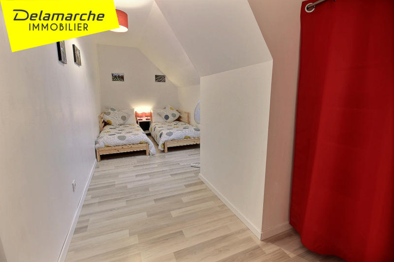 Maison - 186 m² - 7 pièces