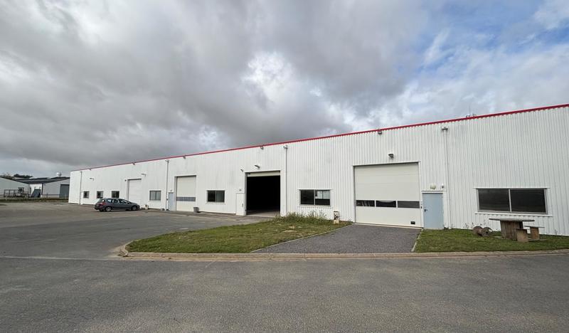 Local commercial - 239 m² - 1 pièce