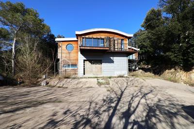 Maison - 260 m² - 9 pièces