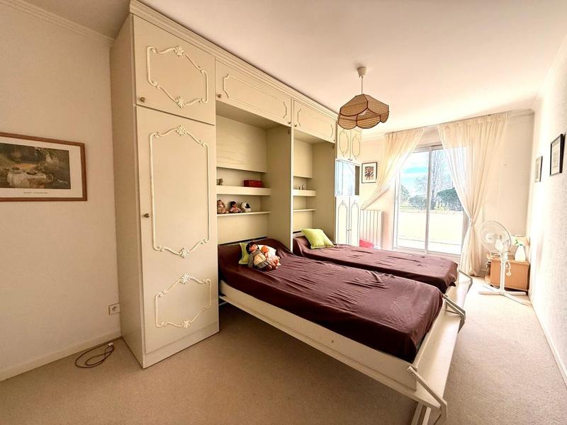 Maison - 225 m² - 6 pièces