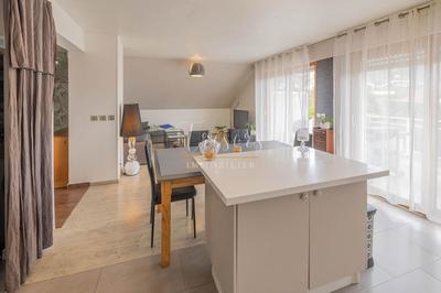 Maison - 270 m² - 12 pièces