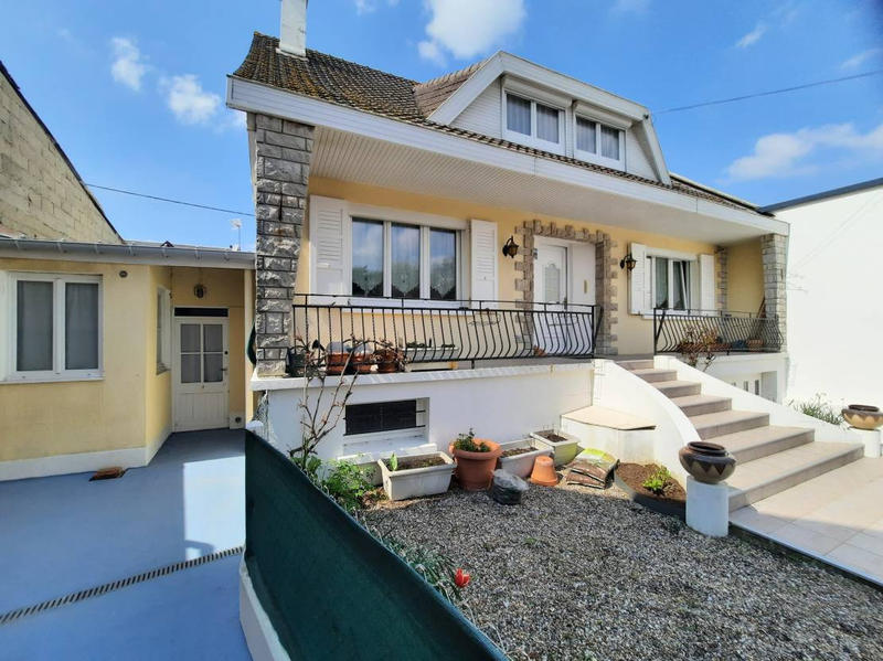 Maison - 135 m² - 6 pièces