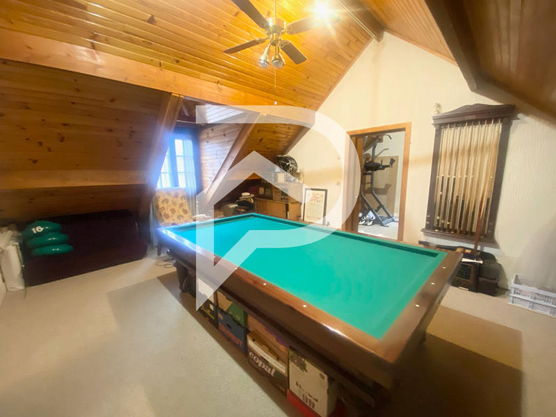 Maison - 330 m² - 10 pièces