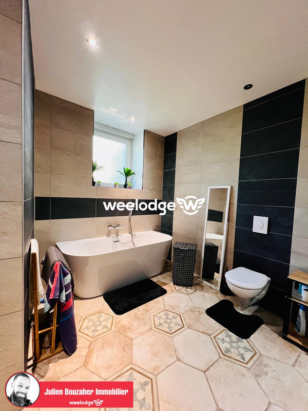 Maison - 137 m² - 5 pièces