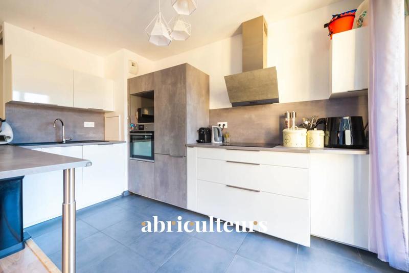 Appartement ancien - 70 m² - 3 pièces