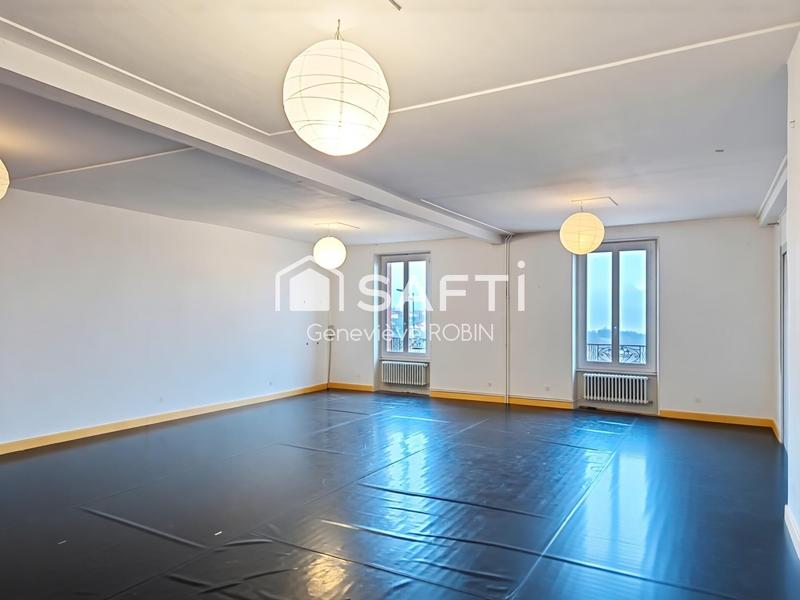 Maison - 214 m² - 7 pièces