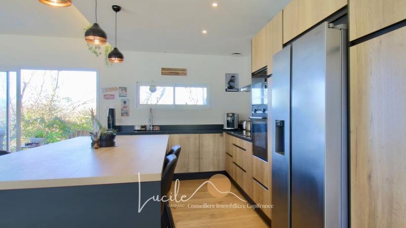 Maison - 184 m² - 6 pièces