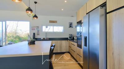 Maison - 184 m² - 6 pièces