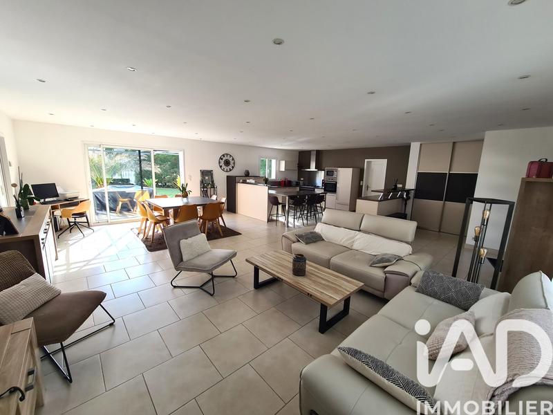 Maison - 155 m² - 6 pièces