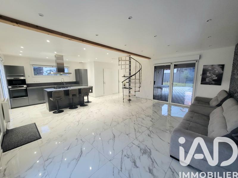 Maison - 96 m² - 4 pièces