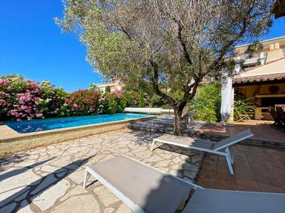 Maison - 175 m² - 6 pièces