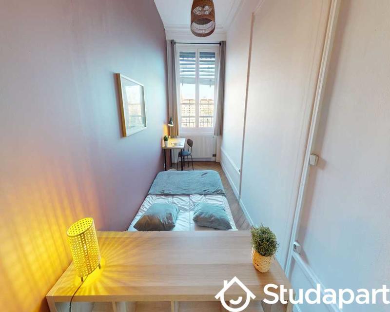 Chambre - 120 m² - 1 pièce