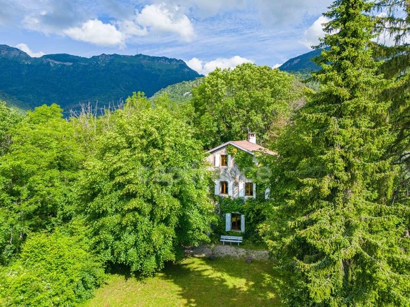 Maison - 197 m² - 6 pièces