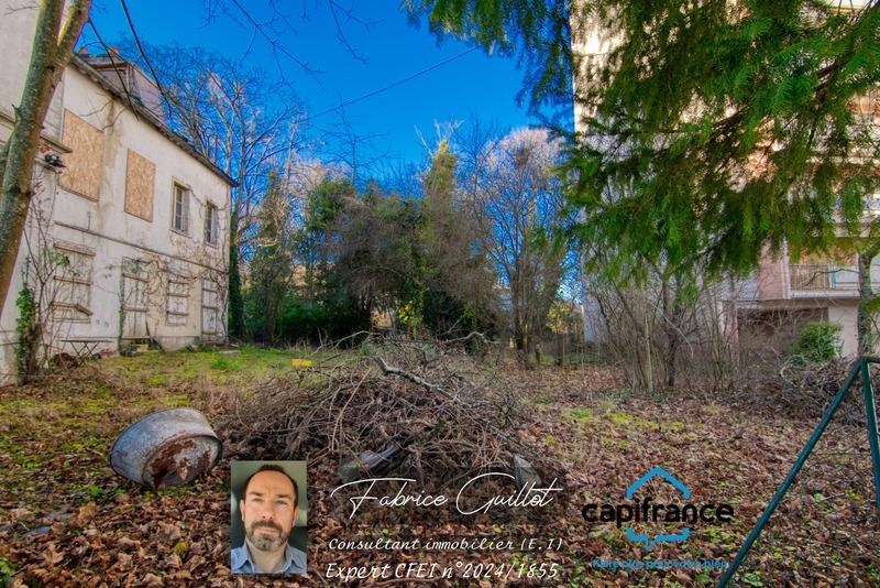 Maison - 320 m² - 10 pièces