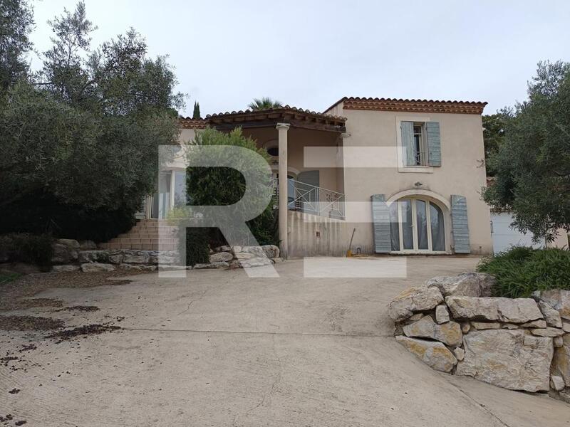 Maison - 198 m² - 5 pièces