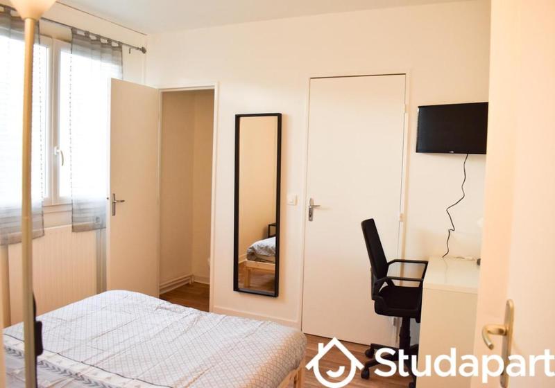 Chambre - 12 m² - 1 pièce