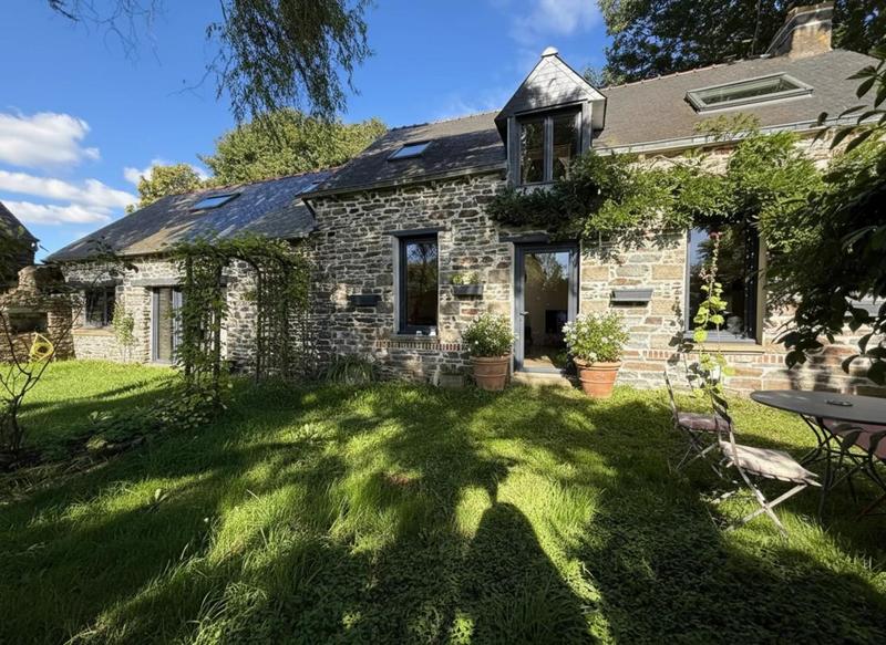 Maison en pierre - 205 m² - 8 pièces