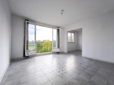 Appartement - 80 m² - 5 pièces