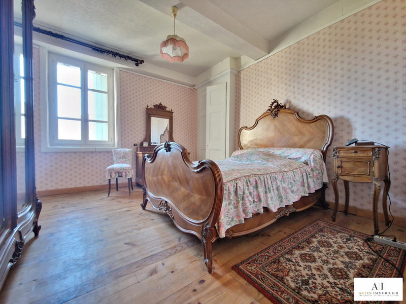 Maison ancienne - 200 m² - 9 pièces