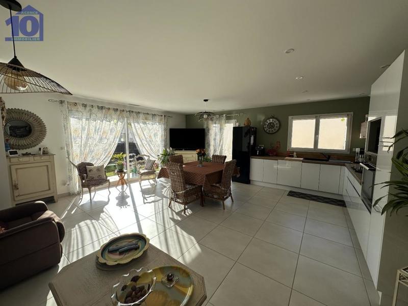 Maison - 99 m² - 4 pièces